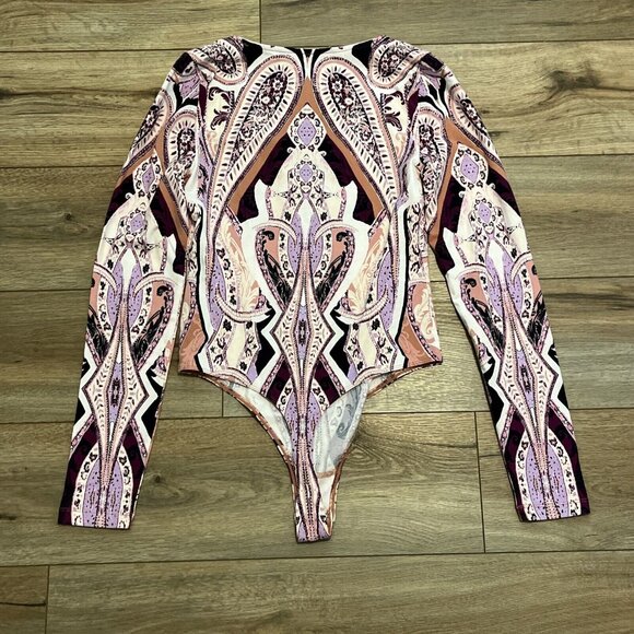 Women's Free People Pick A Place Bodysuit SZ Medium Purple Multi Print Lace Up - Picture 10 of 12